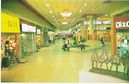 [Old picture inside Arndale]